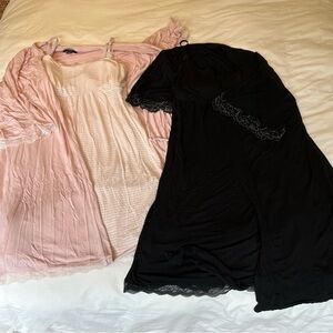 Pea in the Pod Maternity Nightgown and Robe Sets